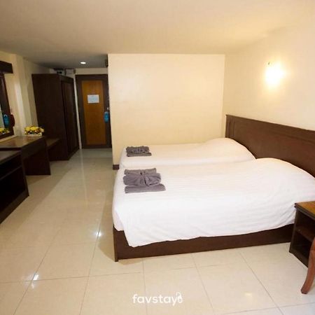 Twin Palms Suites And Residence Pattaya Zewnętrze zdjęcie