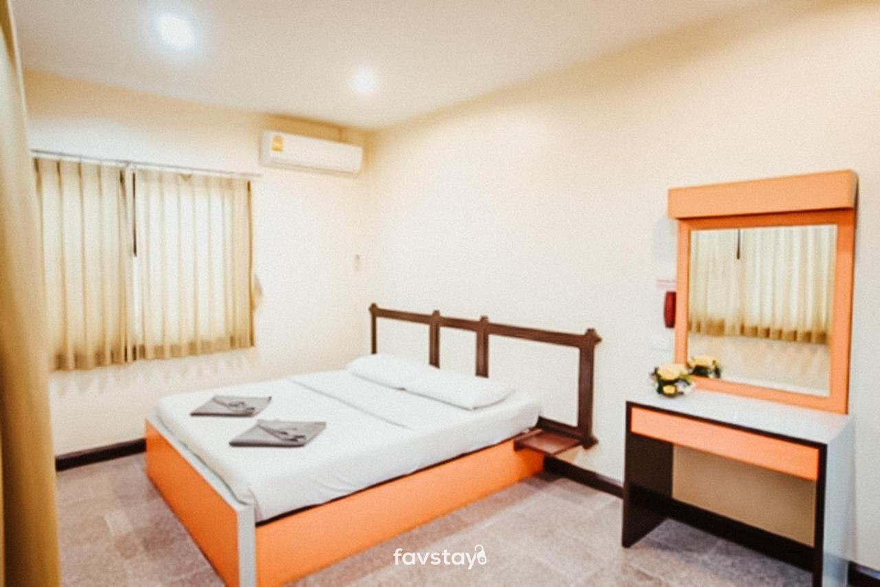 Twin Palms Suites And Residence Pattaya Zewnętrze zdjęcie