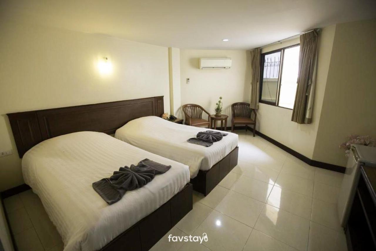 Twin Palms Suites And Residence Pattaya Zewnętrze zdjęcie