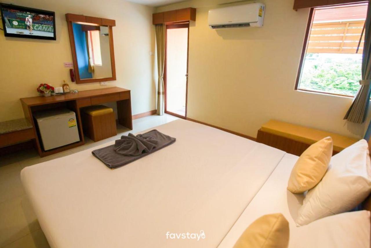 Twin Palms Suites And Residence Pattaya Zewnętrze zdjęcie